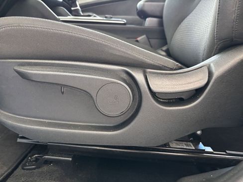 Used 2025 Kia Sportage LX FWD image 23