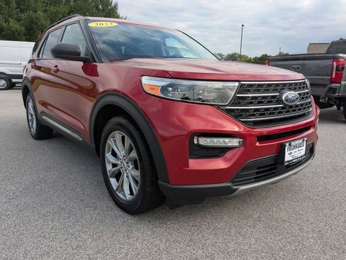 Used 2023 Ford Explorer XLT w/ Equipment Group 202A AWD/4WD image 8