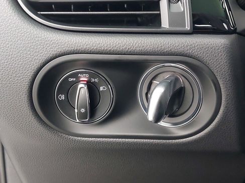 Used 2025 Porsche Macan image 27