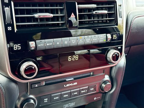 Used 2023 Lexus GX 460 Premium image 16