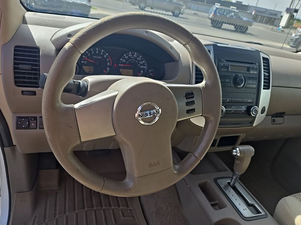 Used 2009 Nissan Frontier SE w/ SE Value Truck Pkg AWD/4WD image 13
