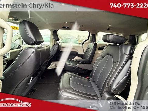 Used 2023 Chrysler Pacifica Touring-L w/ Road Tripper Package image 23