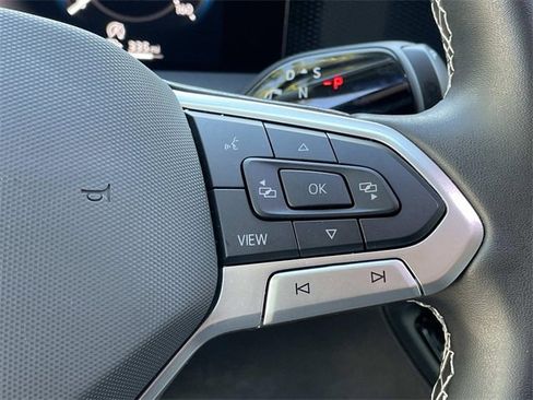 Used 2025 Volkswagen Tiguan S image 9