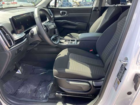 Certified 2026 Kia Sorento LX FWD image 16