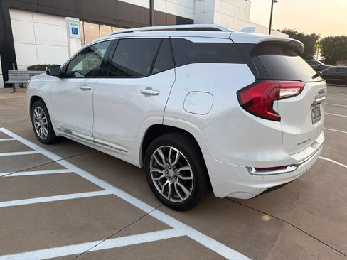 Used 2024 GMC Terrain Denali w/ Denali Premium Package AWD/4WD image 3