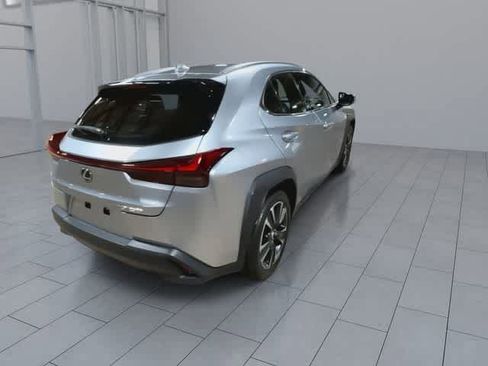 Used 2023 Lexus UX 250h AWD image 8
