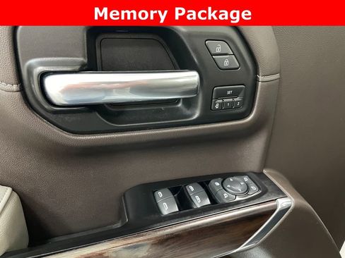 Used 2019 GMC Sierra 1500 SLT w/ SLT Premium Package AWD/4WD image 9