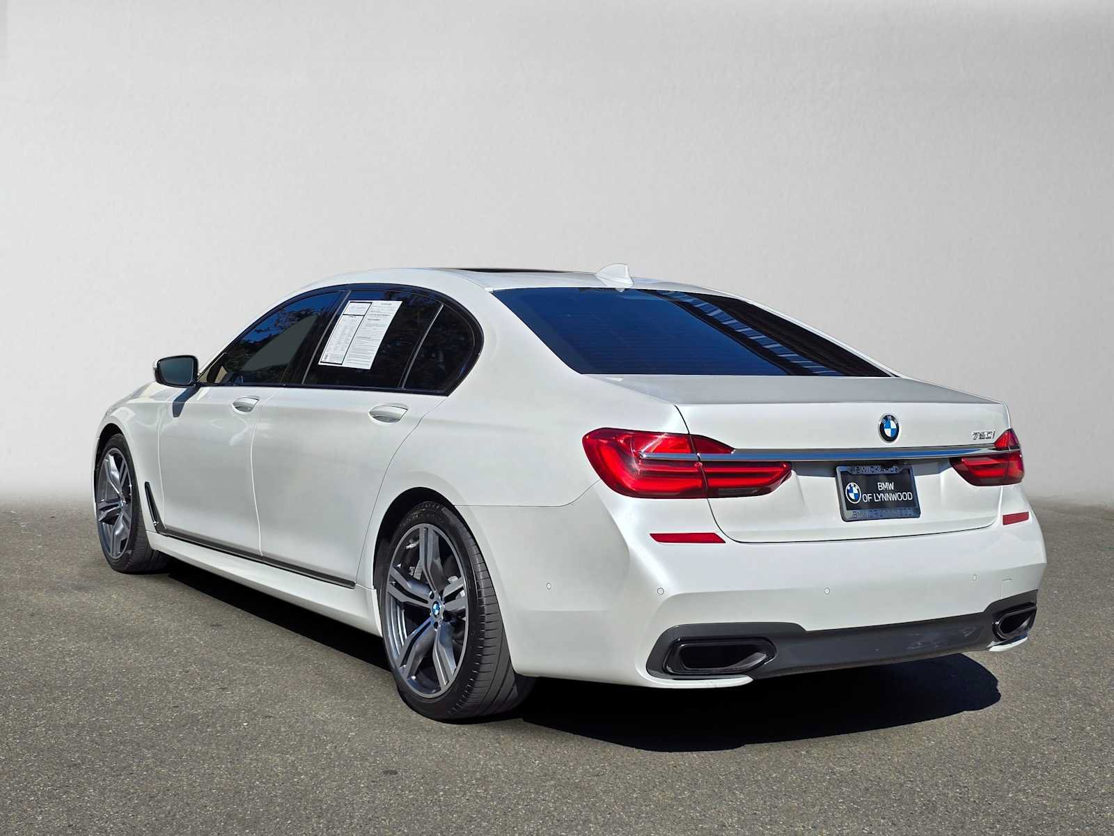 Used 2018 BMW 750i RWD image 5