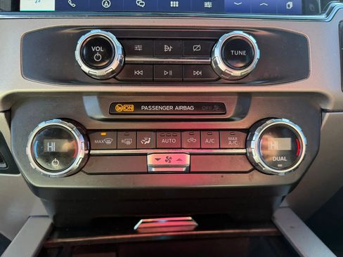 Used 2022 Ford F250 Lariat AWD/4WD image 26