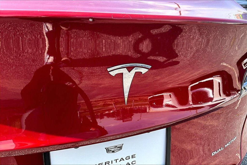 Used 2024 Tesla Model Y Long Range AWD/4WD image 24