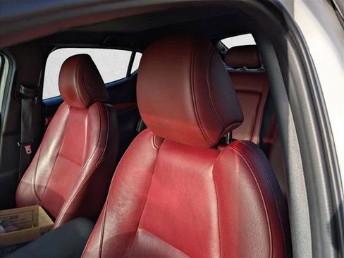 Used 2021 MAZDA MAZDA3 Hatchback w/Premium Plus Pkg image 13