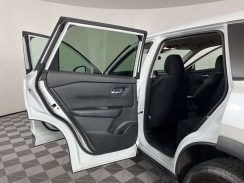 Used 2024 Nissan Rogue SV FWD image 41