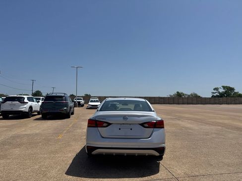 Certified 2025 Nissan Altima 2.5 SV FWD image 20
