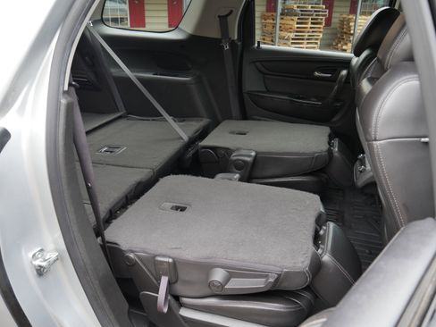 Used 2013 GMC Acadia SLT image 32