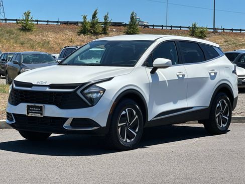 Used 2023 Kia Sportage LX AWD/4WD image 7