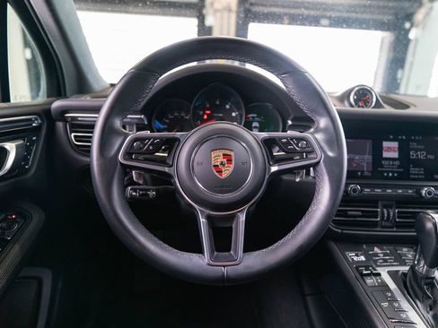 Certified 2020 Porsche Macan AWD/4WD image 32
