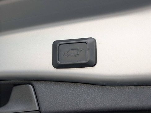 Certified 2022 Toyota RAV4 XSE AWD/4WD image 11