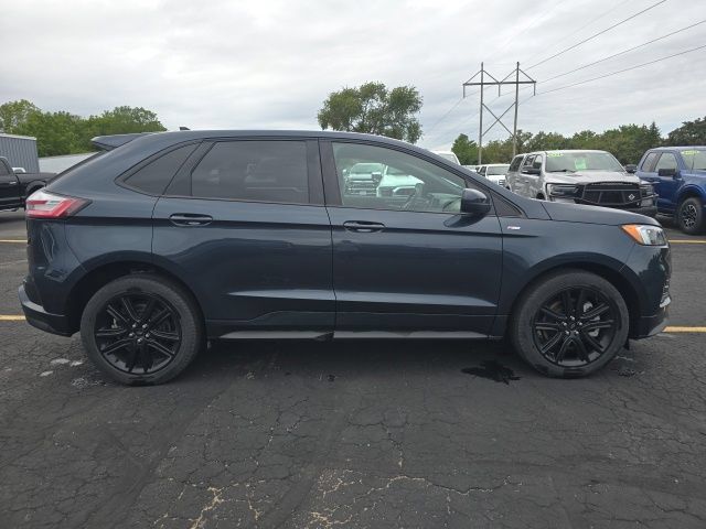 Used 2024 Ford Edge ST-Line w/ Class II Trailer Tow Package AWD/4WD image 8