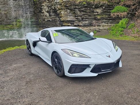 Used 2021 Chevrolet Corvette Stingray Coupe w/ 1LT RWD image 3