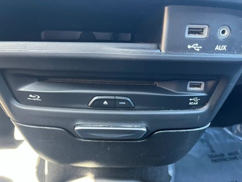 Used 2020 Chrysler Pacifica Touring-L Plus w/ S Appearance Package FWD image 24