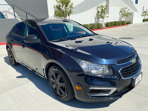 Used 2016 Chevrolet Cruze LS FWD image 1
