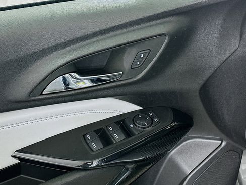 Used 2025 Chevrolet Trax LT w/ LT Convenience Package image 15