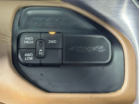 Used 2024 RAM 2500 Limited AWD/4WD image 19
