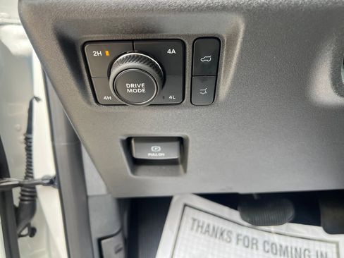 Used 2025 Ford Expedition Active AWD/4WD image 15