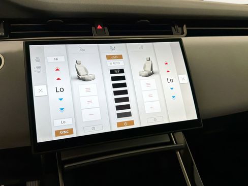 Certified 2025 Land Rover Range Rover Evoque S image 17