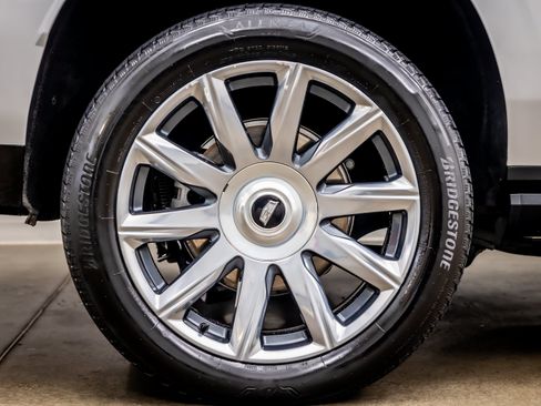 Used 2023 Cadillac Escalade ESV Premium Luxury Platinum AWD/4WD image 39