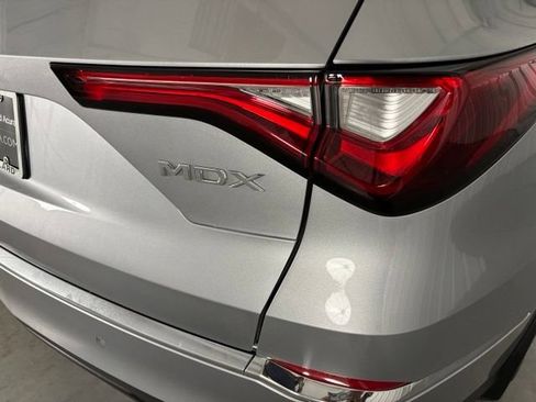 Certified 2023 Acura MDX FWD w/ Technology Package image 8