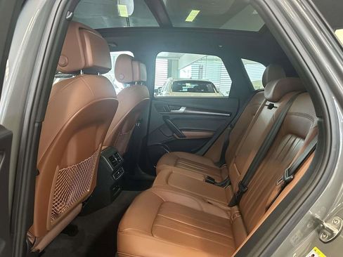 Used 2023 Audi Q5 2.0T Premium w/ Convenience Package AWD/4WD image 13