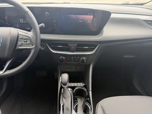 Used 2024 Buick Encore GX Preferred FWD image 18