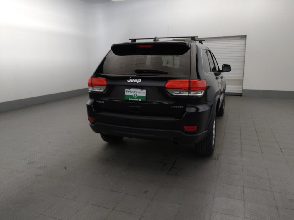 Used 2019 Jeep Grand Cherokee Laredo AWD/4WD image 7