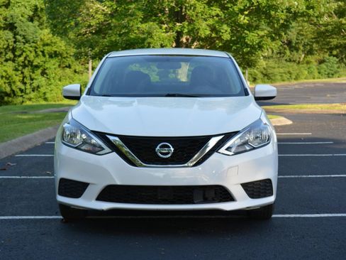Used 2019 Nissan Sentra SV FWD image 2