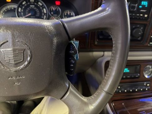 Used 2002 Cadillac Escalade EXT image 37