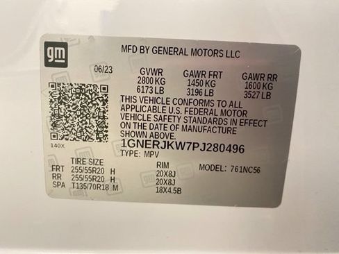 Used 2023 Chevrolet Traverse RS FWD image 40