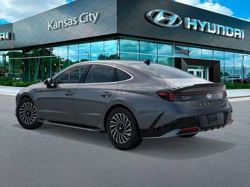 New 2026 Hyundai Sonata Limited FWD image 5
