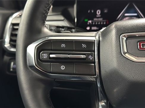 Used 2025 GMC Acadia Elevation image 17