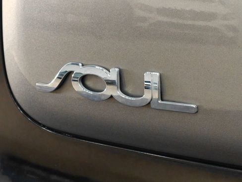 Used 2015 Kia Soul FWD image 29