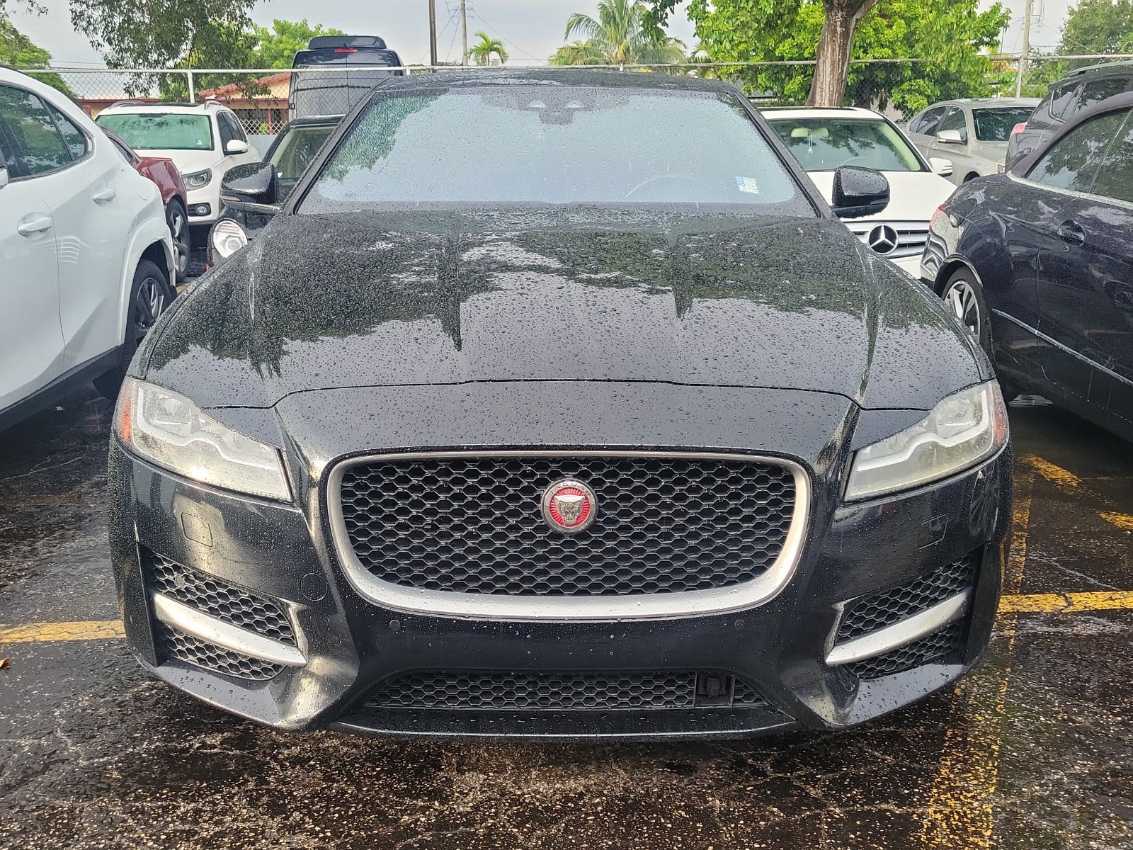 Used 2019 Jaguar XF R-Sport AWD/4WD image 2