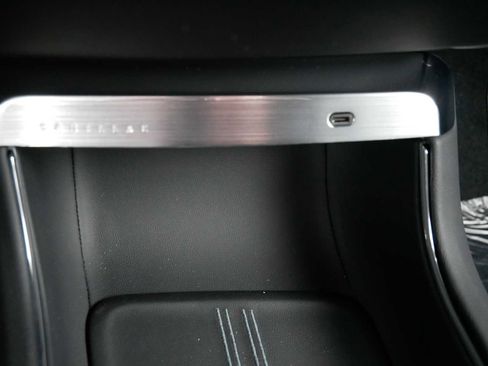 Used 2026 Cadillac Lyriq Premium Luxury w/ LPO, Floor Liner Package AWD/4WD image 21