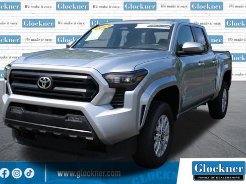 Used 2025 Toyota Tacoma SR5 AWD/4WD image 10