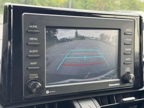 Used 2022 Toyota RAV4 LE FWD image 18