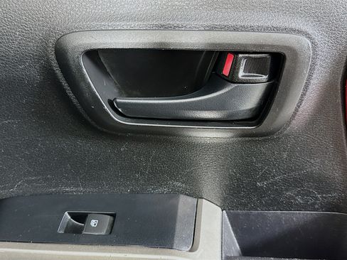 Used 2021 Toyota Tacoma SR5 RWD image 39