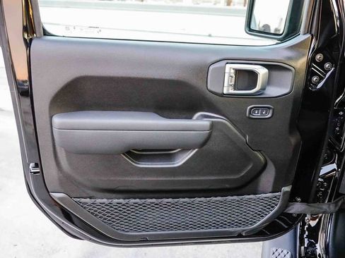 New 2026 Jeep Gladiator Sport image 25