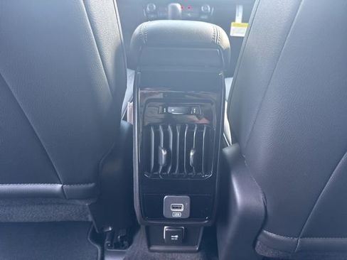 New 2026 Jeep Compass Latitude image 13