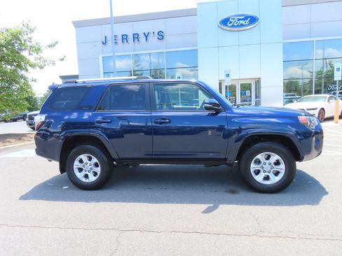 Used 2024 Toyota 4Runner SR5 Premium w/ Moonroof Package AWD/4WD image 5
