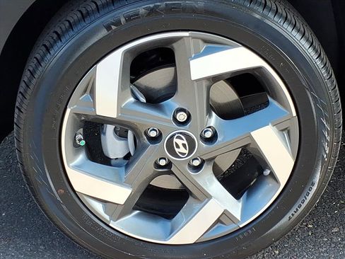 Certified 2025 Hyundai Venue Limited image 9