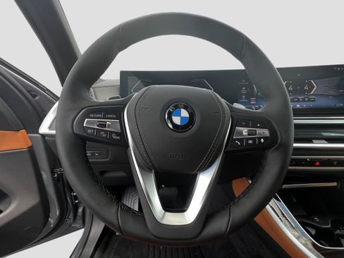 New 2026 BMW X5 xDrive40i w/ Premium Package AWD/4WD image 13